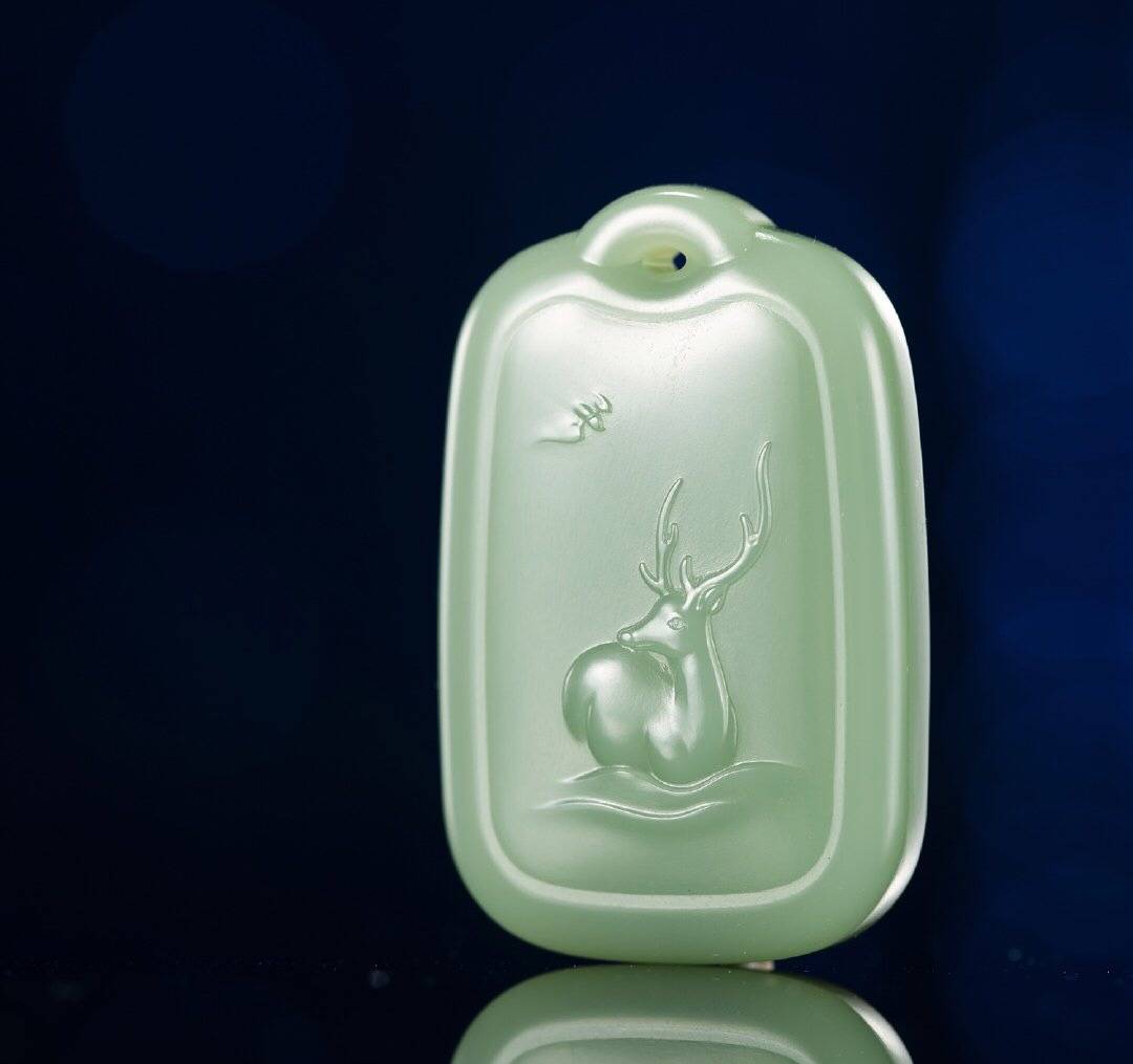 bsports必一网页版：
和田碧玉籽料判定特征与评价尺度(图10)